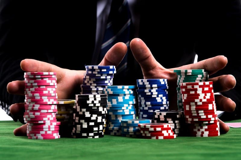 Đặc điểm của poker online